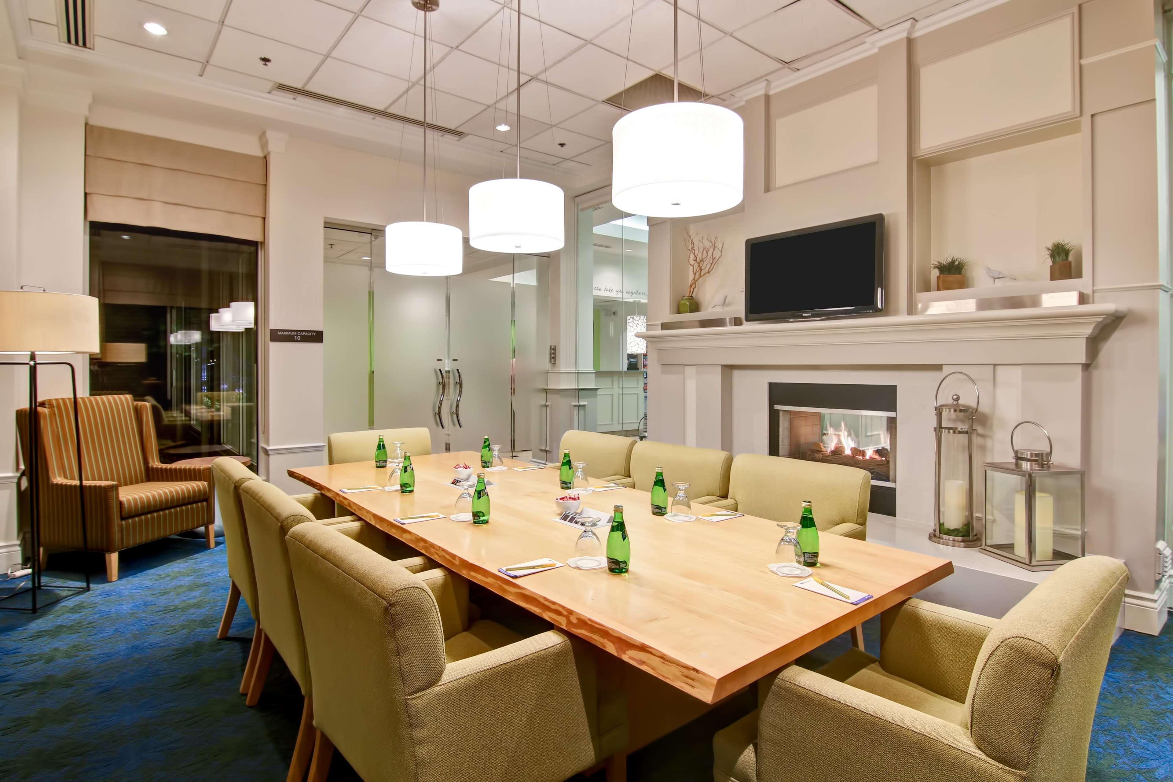 Hilton Garden Inn Toronto/Mississauga Ngoại thất bức ảnh
