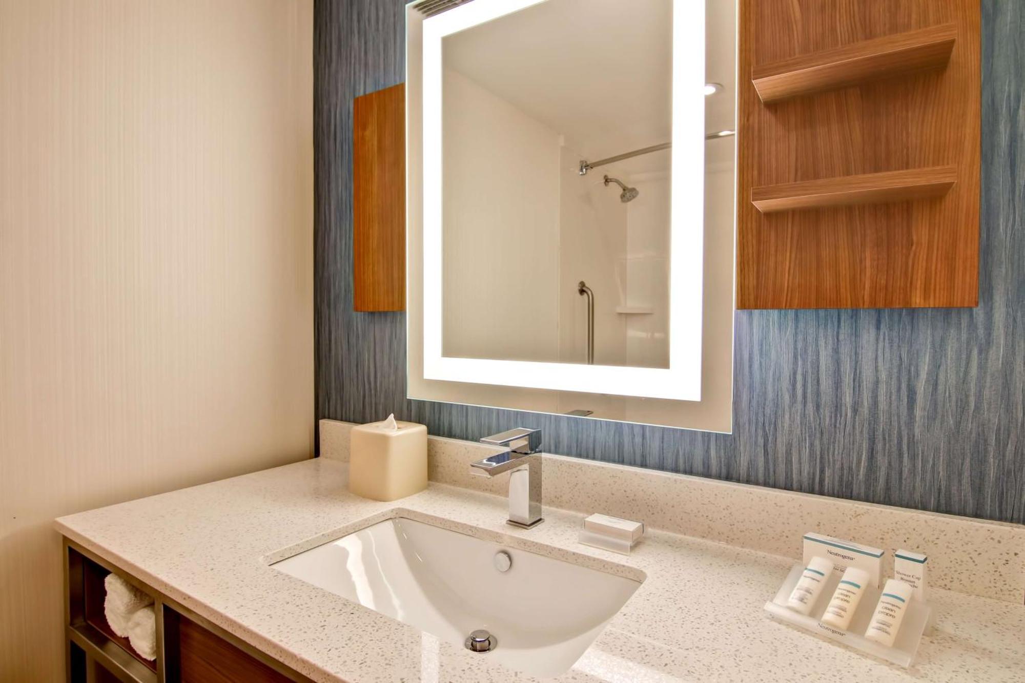 Hilton Garden Inn Toronto/Mississauga Ngoại thất bức ảnh